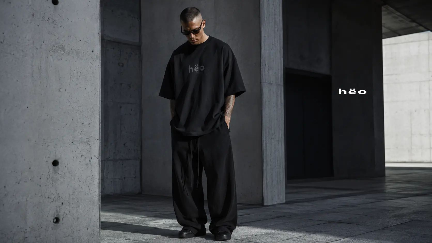 Polera 280 GSM oversized negra estilo heavyweight streetwear